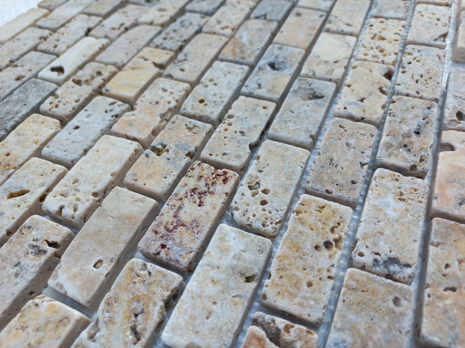 Scabos Travertine Tumbled Mosaic 30,5x30,5 cm