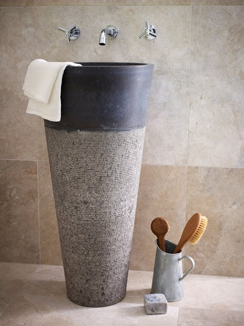 Évier festonné en marbre vertical black        42 x 42 x 90 cm